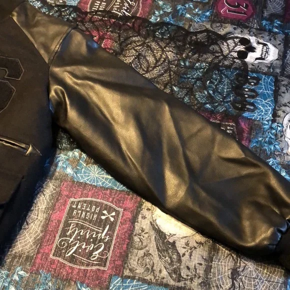 Boys black Sean John jacket - Picture 3 of 11